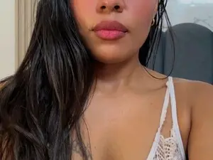 Myfreecams Nude Webcam of KissMeSara