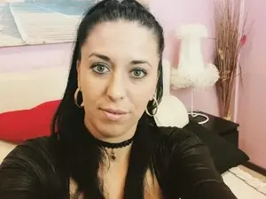 Myfreecams Adult Video Chat of Aliceblack24