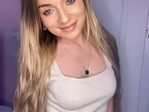 Myfreecams Adult Video Chat of SkyEyesLuna