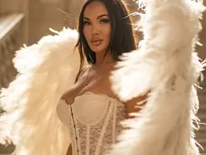 Myfreecams Free Live Porn of LaraHarts