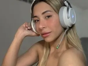 Myfreecams Live Sex Cam of spoiltheblonde