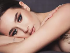 Myfreecams Nude Webcam of AnnieKarrera1