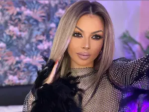 Myfreecams Live Sex Cam of Lara_Amos