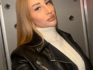 Myfreecams Private Sex Chat of Mia_Noir