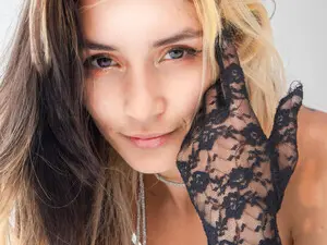 Myfreecams Nude Webcam of Bernadettte