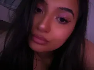 Streamate Live Porn of KiraMoonX
