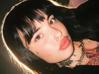 Streamate Sex Chat of HoneyDripsOnYou