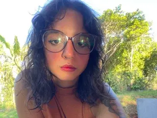 Streamate Free Porn Cam of MyaMillor