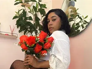Streamate Watch Live Sex Cams of YariRose