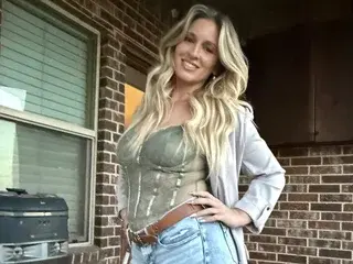 Streamate Sex Chat of MissBehavin90