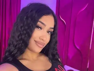 Streamate Sex Cam of Kira_Krush