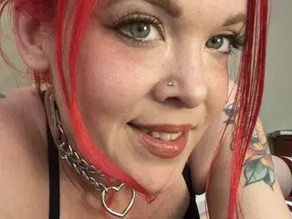 Streamate Adult Webcams of TemptingTiny