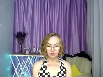 Stripchat Live Sex Cam of queen_a_n_i