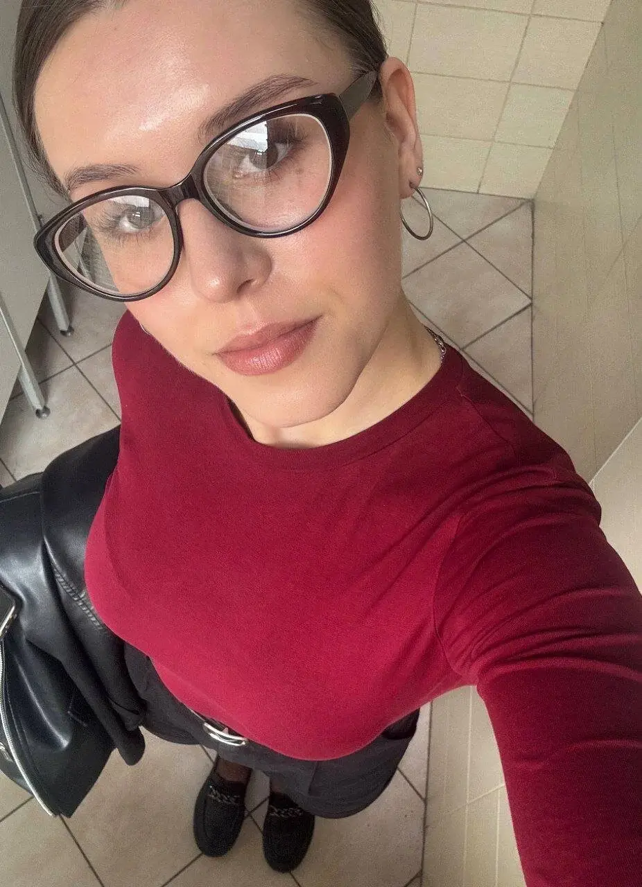 ArianaLeos