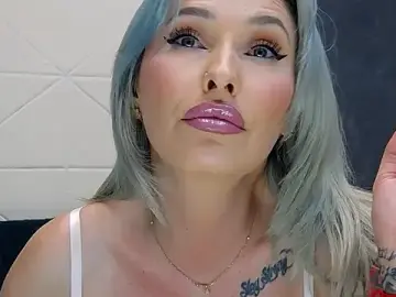 Stripchat Watch Live Sex Cams of IssaSmith