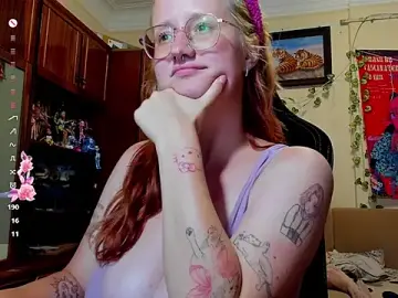 Stripchat Best Webcam of KrisTyBooBsin