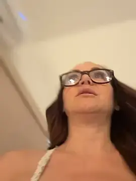 Stripchat Live Sex Cam of MessyNastyQueen