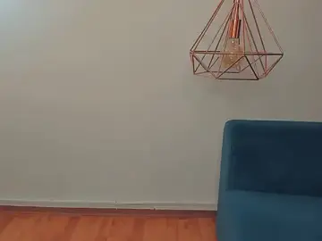 Stripchat Live Sex Cam of BrilliantGirll