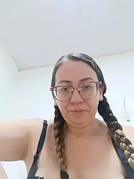 Stripchat Live Sex Cam of miss_hanna07