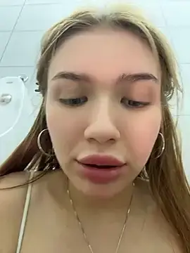 Stripchat Adult Webcams of FlashTitsRoyal