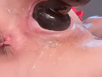 Stripchat Watch Live Sex Cams of Krismil3