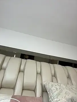 Stripchat Watch Live Sex Cams of ALISSON_FOXXX1