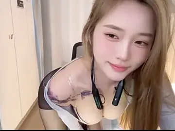 Stripchat Watch Live Sex Cams of yiyi5588