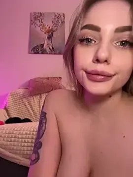 Stripchat Sex Chat of HugeBoobsAlice
