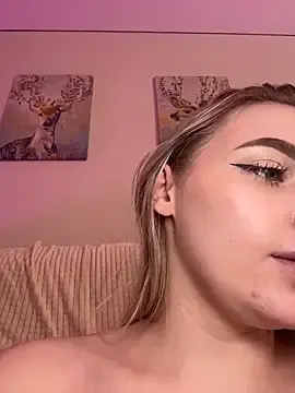 Stripchat Adult Webcam of HugeBoobsAlice