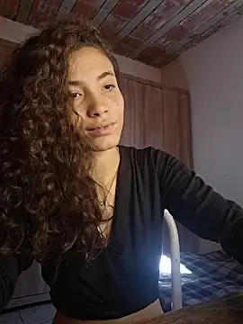 Stripchat Free Porn Cam of PocaHontas2026