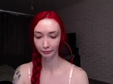 Stripchat Adult Webcams of Roxy_Silver