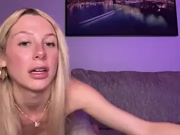 Stripchat Free Porn Cam of chelseapaigee