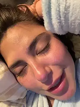 Stripchat Live Sex Cam of sukhakunis1