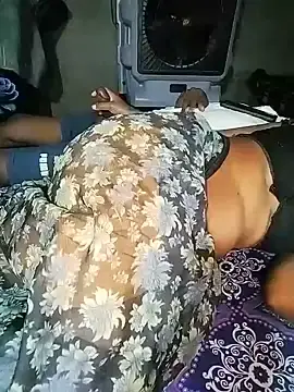 Stripchat Live Sex Cam of Super_bhabhi_Indian