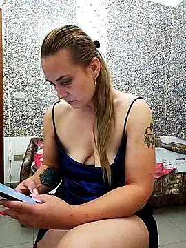 Stripchat Live Sex Cam of DARKLUNA_3