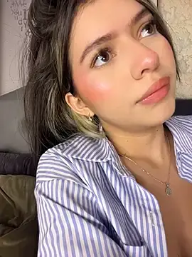 Stripchat Live Sex Cam of LolliePopsXXX