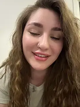 Stripchat Adult Webcam of KiraBarlows
