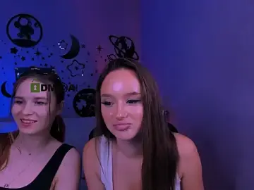 Stripchat Free Porn Cam of angie_foxy1