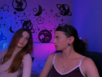 Stripchat Free Live Porn of angie_foxy1