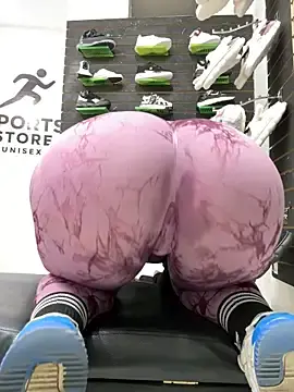 Stripchat Best Webcam of kim_monti