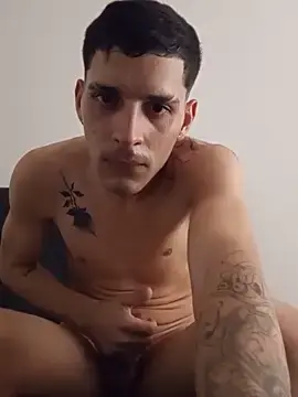 Stripchat Live Sex Cam of boy_max_latin