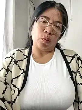 Stripchat Adult Webcams of __valentina18