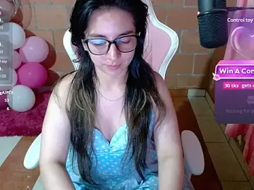 Stripchat Free Porn Cam of Maggie_Fox3