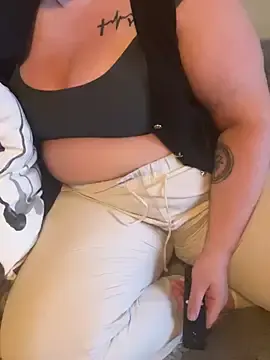 Stripchat Live Sex Cam of sweeti_Em