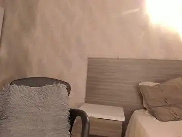 Stripchat Live Porn of KarolyneLune