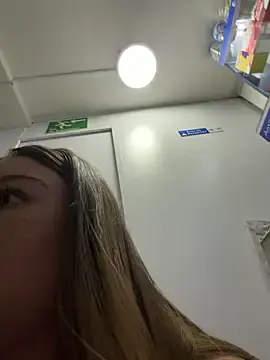 Stripchat Live Sex Cam of roouse