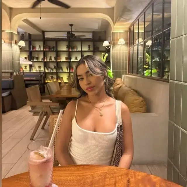 Mia_Petiteht