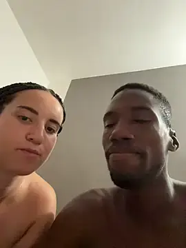 Stripchat Live Sex Cam of INTRUDERS20
