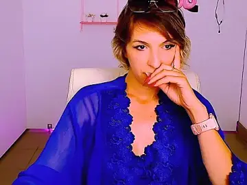 Stripchat Sex Cam of Lana_Foxyy
