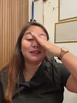 Stripchat Nude Webcam of asian_milfpinay